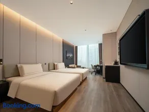 Atour Hotel Huizhou Central Place Glorious River Views - Image 2