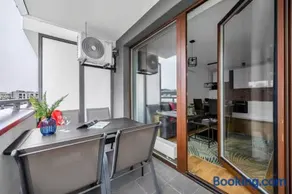 Modern Apartment next Arkadia Mall Balcony Parking - Image 1