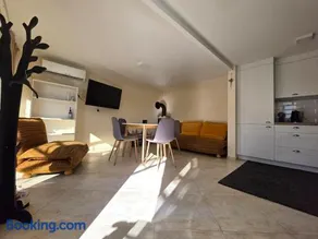 Cosy Hideaway Guest House - Image 3