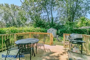 Fisherman's Cottage 3BR Lake Erie Retreat - Image 4