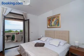Luxury Rooms Near the Beach1 - Image 2