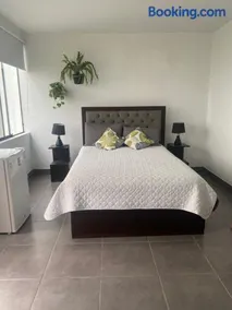 Hermosa habitación independiente cerca a Miraflores - Image 3