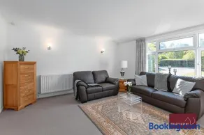 Three Bed Bungalow - Finchampstead - Image 3