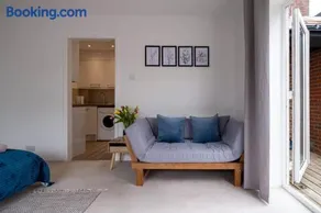 Little Nye - Image 4