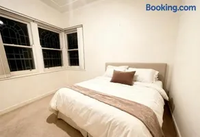 Quiet Guest Room in Burwood - Image 3