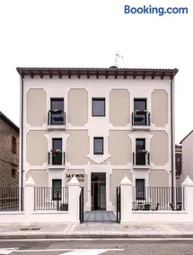 Apartamentos La Quinta - Image 1