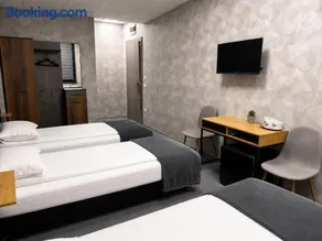 Zen Rooms - Image 3