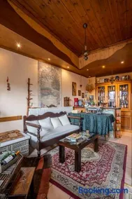 Semeli Guesthouse - Image 2