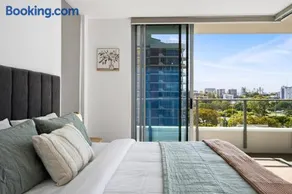 Coastal Oasis Lush Hideaway in Tweed Heads - Image 3