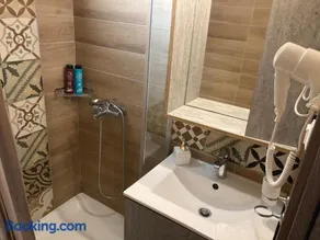Thealos Rooms - Image 2