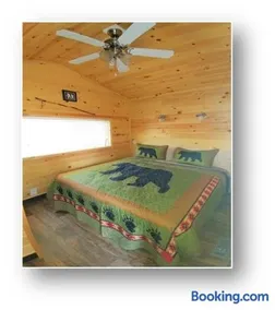 Smoky Mountain Chalet Cottage - Image 4