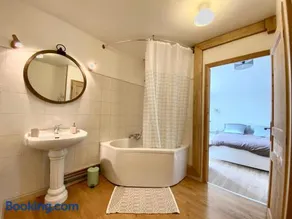 Gîte rénové avec jardin, proche loisirs et commerces, à une heure de Nancy et Metz - Image 2