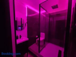 L'Aparte Suite Romantique avec Spa et Douche XXL accueil velo - Image 2