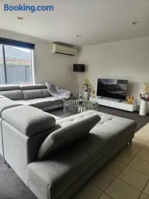 Charming 3BR Getaway Spacious & Relaxing - Image 1