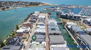 Modern Premium 1 Bedroom apartment in Dolphin Quay - Image 2