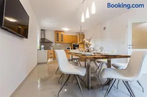 Villa Tina with Swimming Pool, Tennis court, Games room, Sauna, Gym, BBQ - Image 3