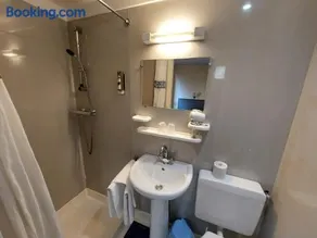 Logis Hotels - Le Saint Clément - Hotel Restaurant - Image 1