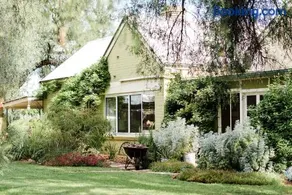 Corowa Oakleigh Hideaway - Image 1