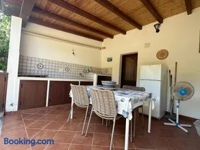 Villa by the Vulcano - 70mq plus large garden and patio - Image 4