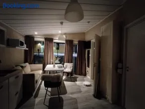 Modern cottage, quiet area with good bus connection - Image 4