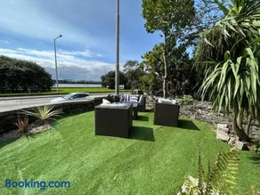 Magical Gate Lodge on Dublin Coast - Image 3