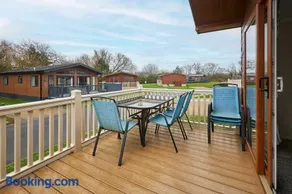 Rowan Lodge with Hot Tub - Image 1