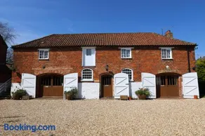 The Hayloft and Bothy at the Manor House Stables - TWO units in Martin near Woodhall Spa - Dogs Welcome! - Image 1