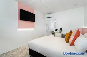 Bel Air Motel - Image 3