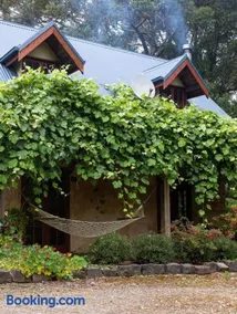 Hideaway Cottage - Secluded Retreat - Pet Friendly - Image 3