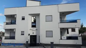 Apartments PiiP-ni-More - Image 1