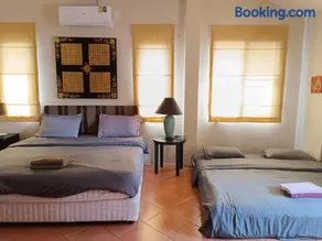 Jomtien 4BR golden villa - Image 3