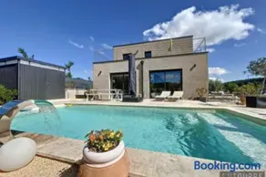 Modern Villa - Image 1