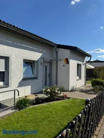 Casa vacacional con barbacoa, terraza y jardín | Vistas al jardín | Perfecta para el trabajo en remoto - Image 1