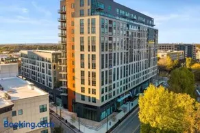 Luxury Midtown Atlanta Retreat - Image 1