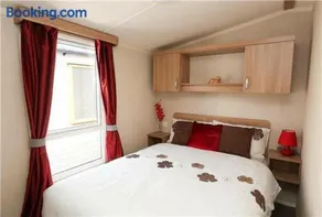 Pine drive - Image 1