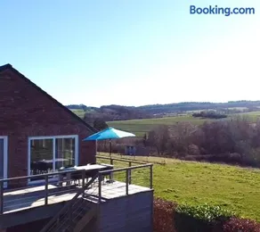 Huis met zonneterras, tuin en panoramisch uitzicht - Image 1