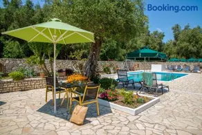 APHRODITE studios & apt with pool - Image 2