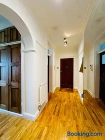 Luxurious 2BR stay in London-GerrardsCross-Wembley-private carpark-short walk to train station - Image 3