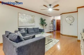 Luxury Townhome - 1 Mile to The Battery Atlanta - Image 2
