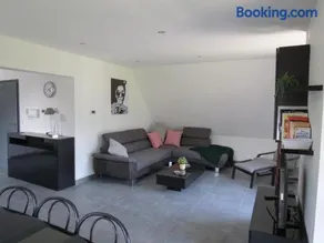 Venasque Vue Apartment - Image 2