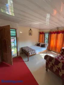 View Valley Homestay - Image 2