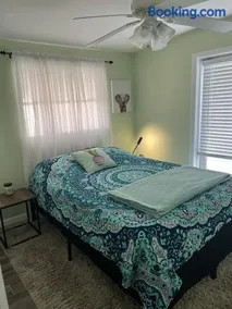 Artsy Oasis in Clearwater - Image 2