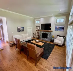 Qualicum Landing Paradise - Image 1