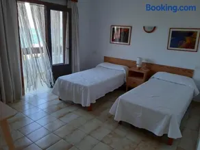 Hostal Marblau Ibiza - Image 2