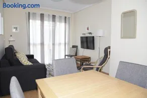 Quiet, Modern Apartment - Image 5