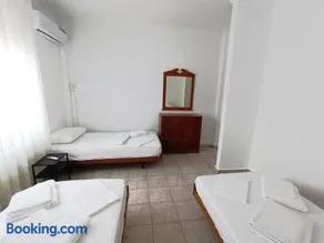 Leonidas Village House - Image 1