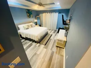 Newly renovated modern, spacious & quiet location - Image 1