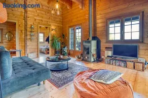 Peaceful Mountain Chalet for 4, with Garden, Games & BBQ - Image 2