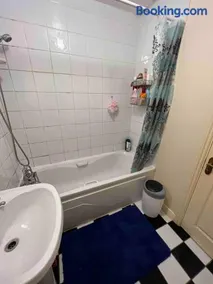 Cosy Double Private Room Near Dublin Airport - Image 4