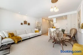 Riverside duplex by the sea with pool and balcony - Image 1